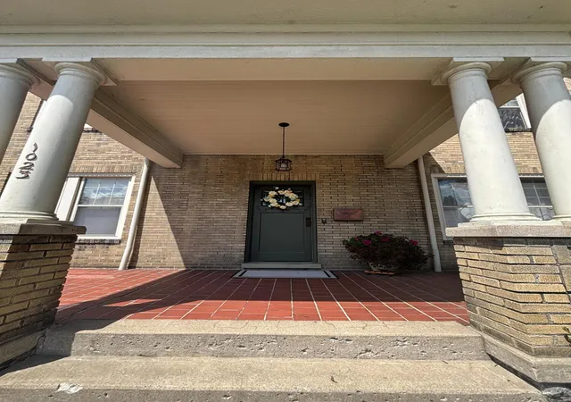 Photo 2 of Single family home for sale at 1023 High St, Paris, KY 40361 | MLS# 26022464 | Listing updated on 2026-08-19