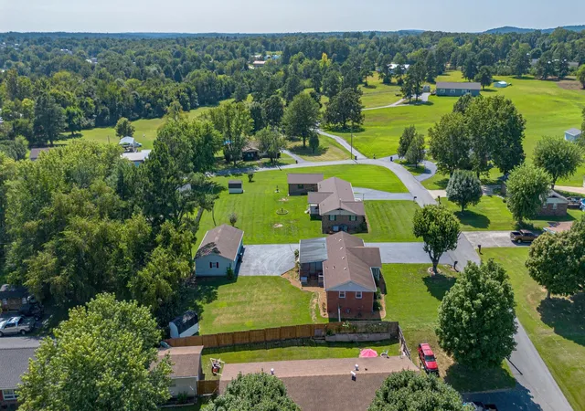 Photo 27 of Single family home for sale at 204 Summit Dr, Marion, KY 42064 | MLS# 26023612 | Listing updated on 2026-08-29