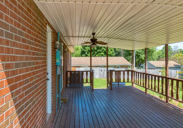 Photo 3 of Single family home for sale at 204 Summit Dr, Marion, KY 42064 | MLS# 26023612 | Listing updated on 2026-08-29