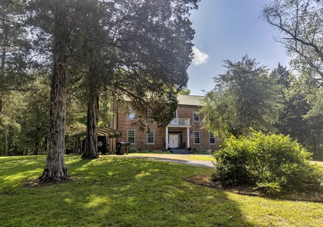 Photo 3 of Single family home for sale at 16 Navy Dr, Murray, KY 42071 | MLS# 26022809 | Listing updated on 2026-09-02