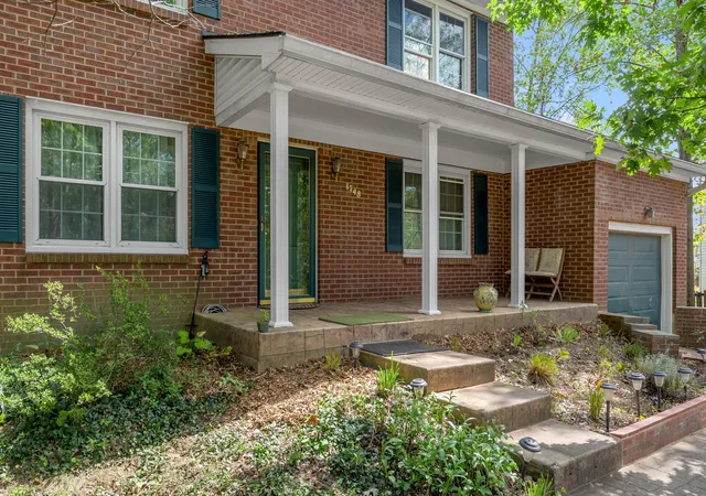 Photo 3 of Single family home for sale at 1748 Brk Park Dr, Lexington, KY 40515 | MLS# 26022539 | Listing updated on 2026-09-28