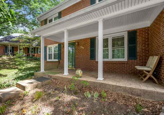 Photo 4 of Single family home for sale at 1748 Brk Park Dr, Lexington, KY 40515 | MLS# 26022539 | Listing updated on 2026-09-28