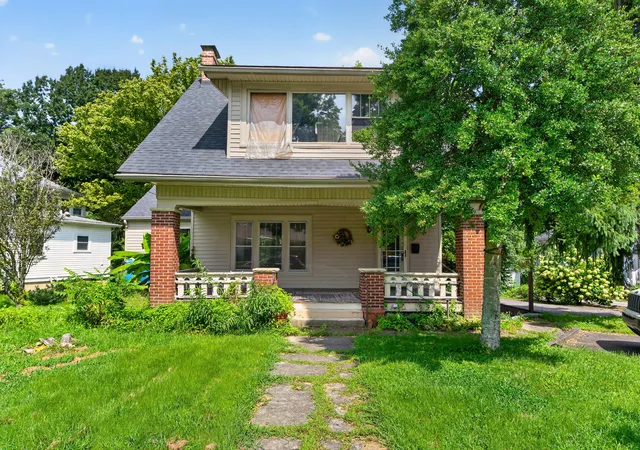 Photo 2 of Single family home for sale at 315 Jackson St, Berea, KY 40403 | MLS# 26022563 | Listing updated on 2026-09-04