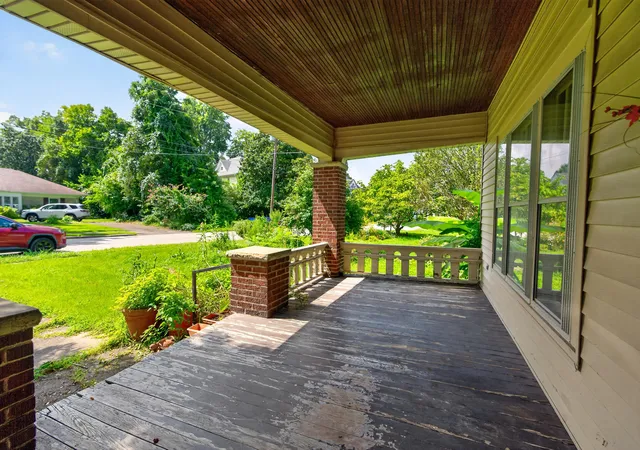 Photo 3 of Single family home for sale at 315 Jackson St, Berea, KY 40403 | MLS# 26022563 | Listing updated on 2026-10-13