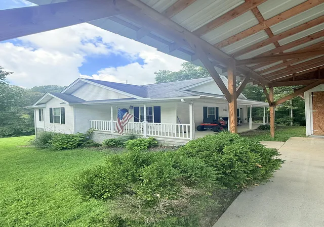 Single family home for sale at 47 Mooretown Hl Rd, Beattyville, KY 41311 | MLS# 26022474