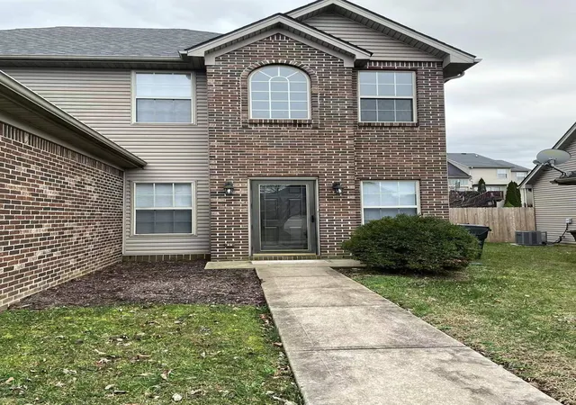 Photo 3 of Single family home for sale at 740 Rosslyns Dale, Lexington, KY 40514 | MLS# 26022509 | Listing updated on 2026-08-24
