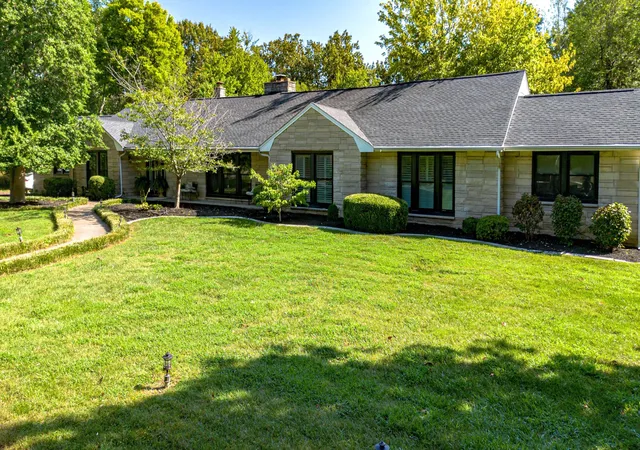Photo 1 of Single family home for sale at 200 Valley Rd, Paducah, KY 42001 | MLS# 26023014 | Listing updated on 2026-08-31