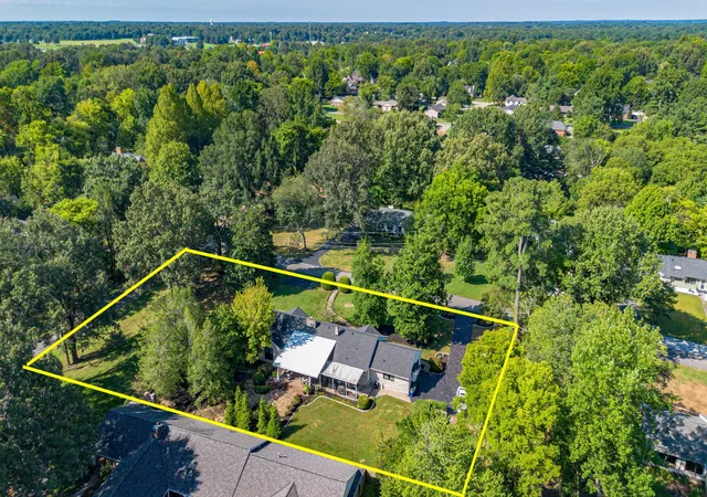 Photo 3 of Single family home for sale at 200 Valley Rd, Paducah, KY 42001 | MLS# 26023014 | Listing updated on 2026-08-31