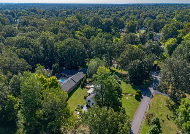 Photo 52 of Single family home for sale at 200 Valley Rd, Paducah, KY 42001 | MLS# 26023014 | Listing updated on 2026-08-31