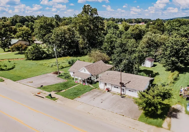 Photo 4 of Single family home for sale at 8540 Main St, Jeffersonville, KY 40337 | MLS# 26022480 | Listing updated on 2026-10-07