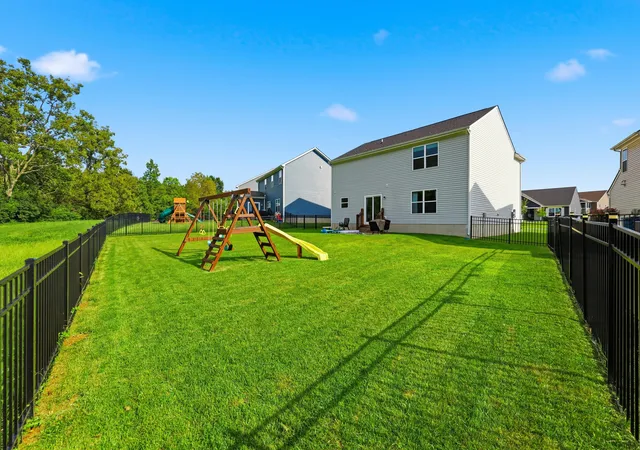 Photo 3 of Single family home for sale at 2093 Carnegie Dr, Shelbyville, KY 40065 | MLS# 26022782 | Listing updated on 2026-09-07