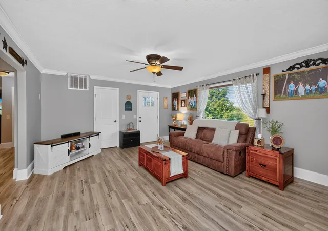 Photo 3 of Sale Pending at 2983 Perryville Rd, Harrodsburg, KY 40330 | MLS# 26022567 | Listing updated on 2026-08-24