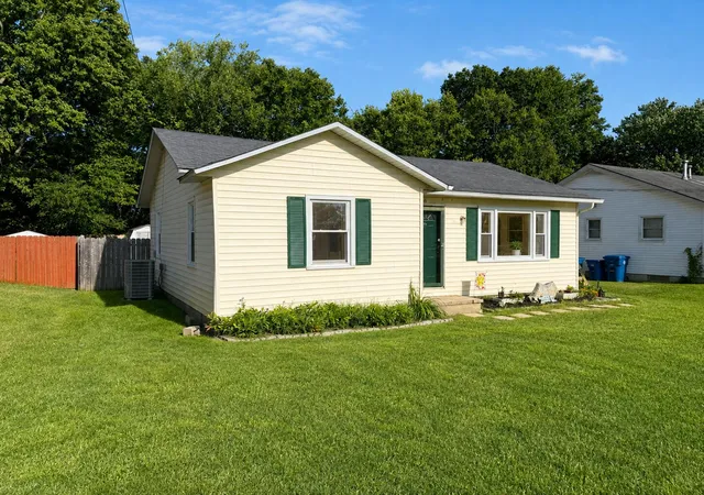Photo 2 of Single family home for sale at 743 Moberly Rd, Harrodsburg, KY 40330 | MLS# 26022481 | Listing updated on 2026-08-21