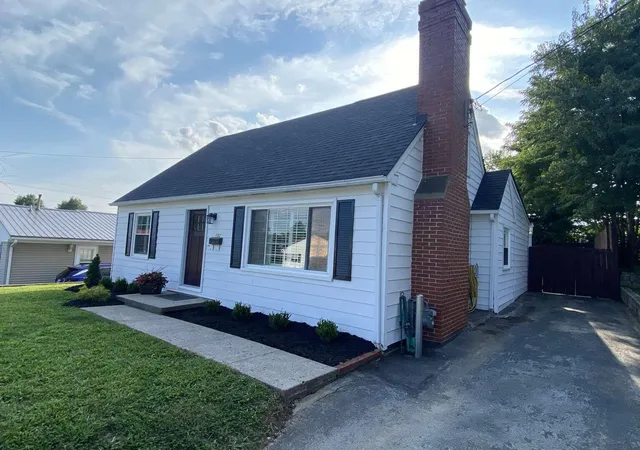 Photo 2 of Single family home for sale at 102 Cardinal Ct, Cynthiana, KY 41031 | MLS# 26022511 | Listing updated on 2026-09-01