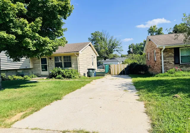 Photo 3 of Single family home for sale at 258 S Eagle Creek Dr, Lexington, KY 40515 | MLS# 26022577 | Listing updated on 2026-10-13