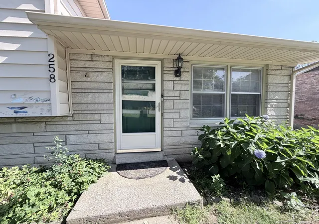 Photo 4 of Single family home for sale at 258 S Eagle Creek Dr, Lexington, KY 40515 | MLS# 26022577 | Listing updated on 2026-10-13