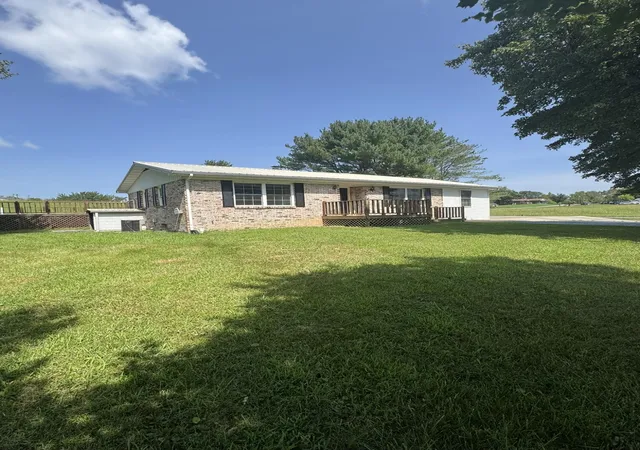Photo 3 of Single family home for sale at 134 Shamrock St, Russell Springs, KY 42642 | MLS# 26022550 | Listing updated on 2026-08-19