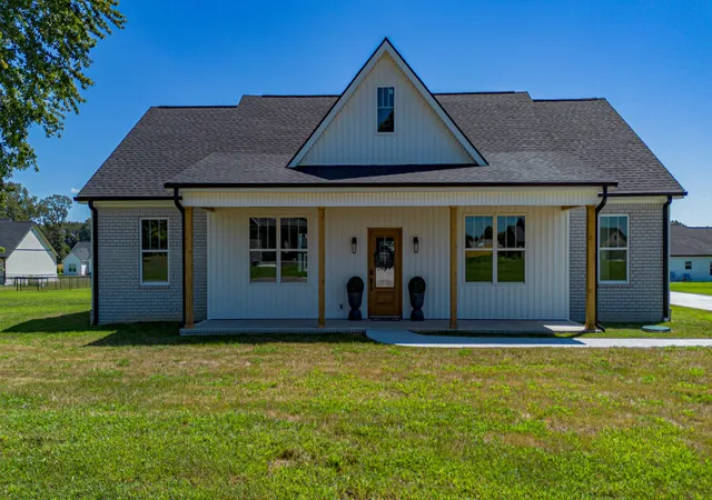 Photo 1 of Single family home for sale at 40 Ellie Ct, Mayfield, KY 42066 | MLS# 26022753 | Listing updated on 2026-08-21