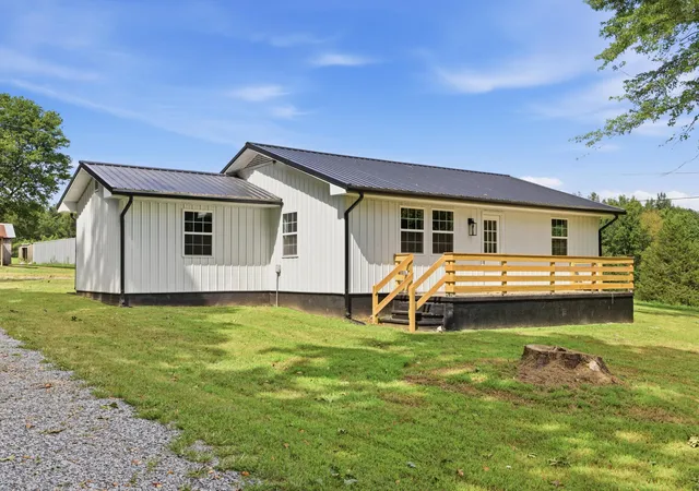 Photo 1 of Sale Pending at 118 Williams Ln, Mayfield, KY 42066 | MLS# 26023009 | Listing updated on 2026-09-10