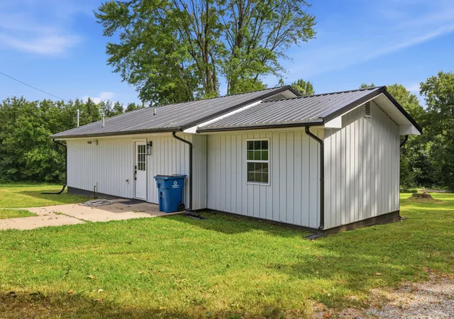 Photo 2 of Sale Pending at 118 Williams Ln, Mayfield, KY 42066 | MLS# 26023009 | Listing updated on 2026-09-10