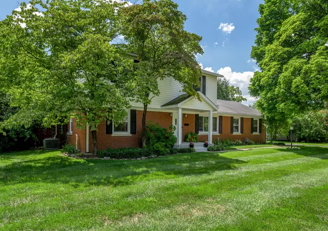 Photo 1 of Single family home for sale at 352 Albany Rd, Lexington, KY 40503 | MLS# 26022519 | Listing updated on 2026-08-31