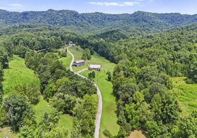 Photo 4 of Single family home for sale at 130 Creech Cemetery Rd, Stanton, KY 40380 | MLS# 26022528 | Listing updated on 2026-08-20