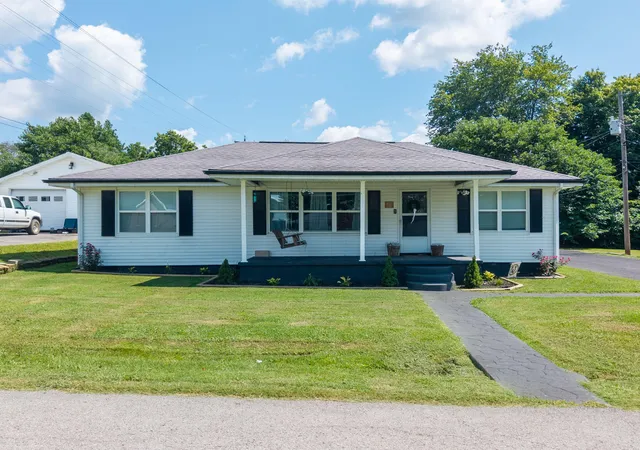Single family home for sale at 418 Woodland St, Burkesville, KY 42717 | MLS# 26022526