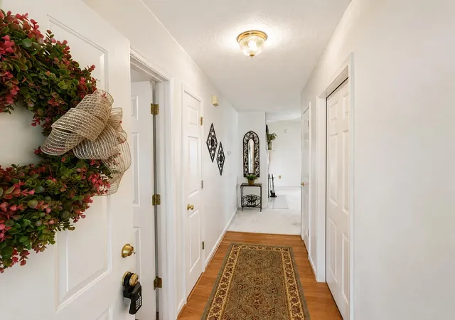 Photo 3 of Single family home for sale at 829 Statesman Wy, Lexington, KY 40505 | MLS# 26023391 | Listing updated on 2026-09-29