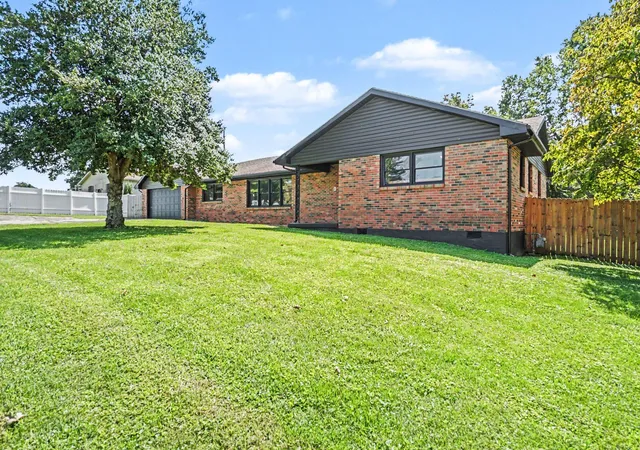 Photo 2 of Single family home for sale at 1020 Fogg Pike, Mt Sterling, KY 40353 | MLS# 26023201 | Listing updated on 2026-09-15