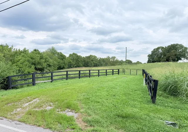 Photo 3 of Sale Pending at 546-b Cane Ridge Rd, Paris, KY 40361 | MLS# 26022707 | Listing updated on 2026-09-20