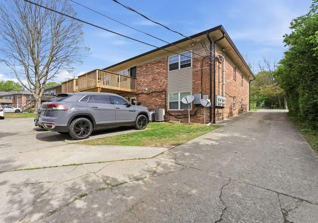 Photo 4 of House for sale at 388 Redding Rd, Lexington, KY 40517 | MLS# 26022566 | Listing updated on 2026-09-17