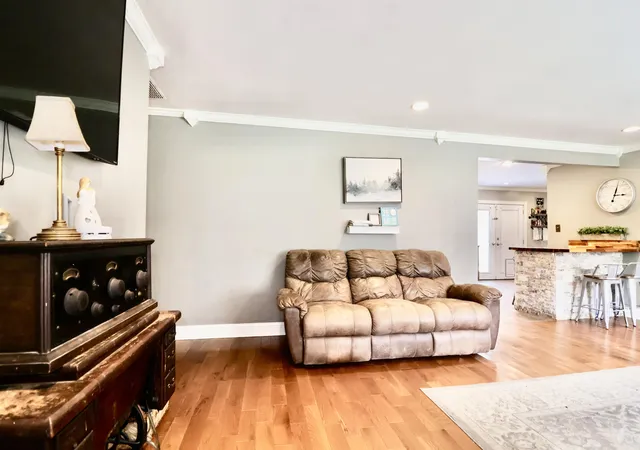 Photo 4 of Single family home for sale at 1900 Gatesborough Cir, Murray, KY 42071 | MLS# 26022726 | Listing updated on 2026-09-14
