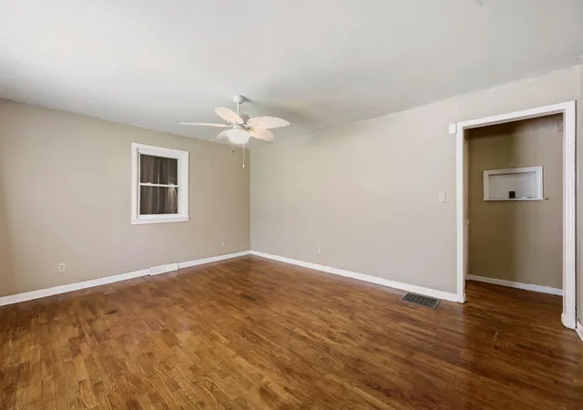 Photo 3 of Single family home for sale at 1587 Fairview Rd, Lawrenceburg, KY 40342 | MLS# 26022593 | Listing updated on 2026-09-29