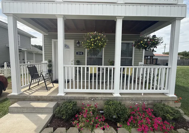 Photo 3 of Single family home for sale at 235 W Main St, Mount Vernon, KY 40456 | MLS# 26022552 | Listing updated on 2026-09-05