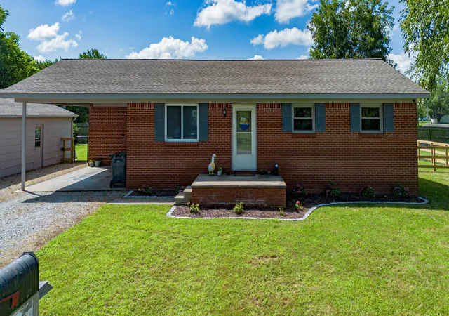 Photo 1 of Sale Pending at 1750 Lambert Dr, Paducah, KY 42003 | MLS# 26022965 | Listing updated on 2026-09-15