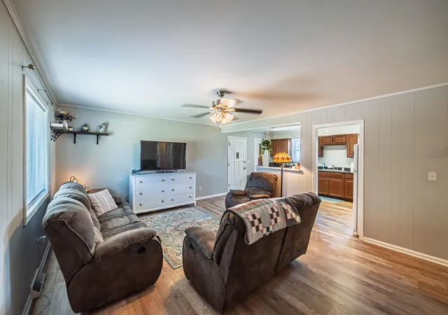 Photo 3 of Sale Pending at 1750 Lambert Dr, Paducah, KY 42003 | MLS# 26022965 | Listing updated on 2026-09-15