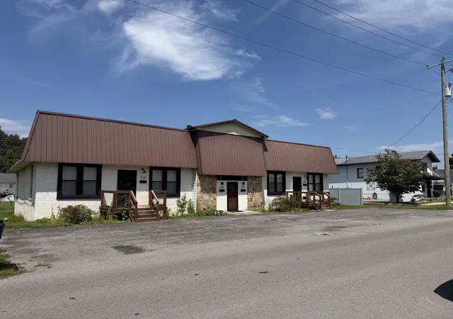 Photo 1 of Multi family home for sale at 312 W Chester Ave, Middlesboro, KY 40965 | MLS# 26022575 | Listing updated on 2026-08-19