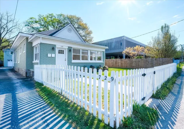 Photo 1 of Single family home for sale at 729 Hambrick Ave, Lexington, KY 40508 | MLS# 26022573 | Listing updated on 2026-09-07