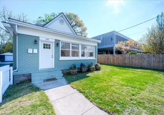 Photo 3 of Single family home for sale at 729 Hambrick Ave, Lexington, KY 40508 | MLS# 26022573 | Listing updated on 2026-09-07
