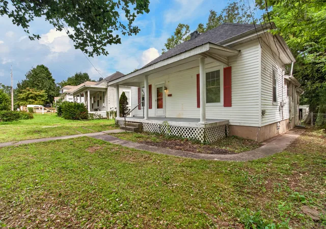 Photo 2 of Sale Pending at 537 Adams St, Danville, KY 40422 | MLS# 26022589 | Listing updated on 2026-09-13