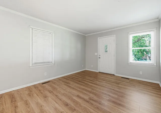 Photo 3 of Single family home for sale at 517 Shady Ln, Murray, KY 42071 | MLS# 26022699 | Listing updated on 2026-09-24