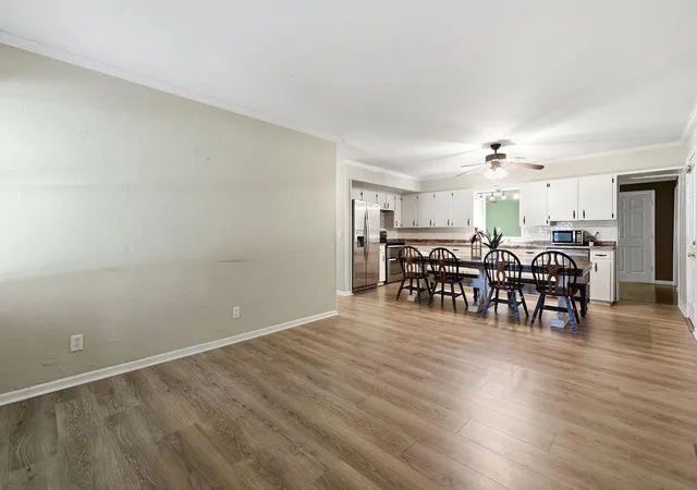 Photo 4 of Single family home for sale at 517 Shady Ln, Murray, KY 42071 | MLS# 26022699 | Listing updated on 2026-09-24