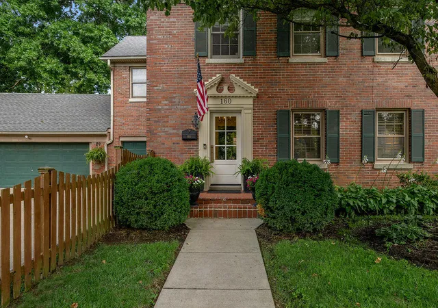 Photo 2 of Sale Pending at 160 Romany Rd, Lexington, KY 40502 | MLS# 26022628 | Listing updated on 2026-08-23