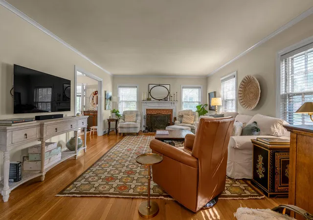 Photo 3 of Sale Pending at 160 Romany Rd, Lexington, KY 40502 | MLS# 26022628 | Listing updated on 2026-10-13