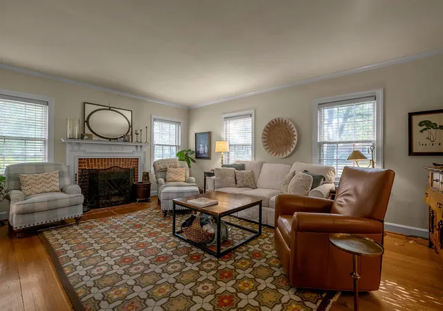 Photo 4 of Sale Pending at 160 Romany Rd, Lexington, KY 40502 | MLS# 26022628 | Listing updated on 2026-10-13