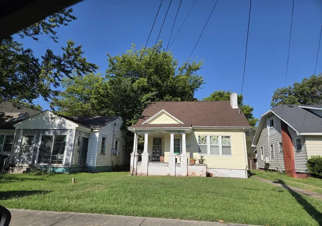 Photo 1 of Single family home for sale at 725 N 23rd Street, Paducah, KY 42001 | MLS# 26023885 | Listing updated on 2026-09-01