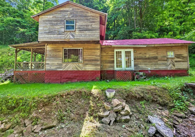 Photo 1 of Single family home for sale at 6728 Straight Holw Rd, Pinsonfork, KY 41555 | MLS# 26022588 | Listing updated on 2026-09-04