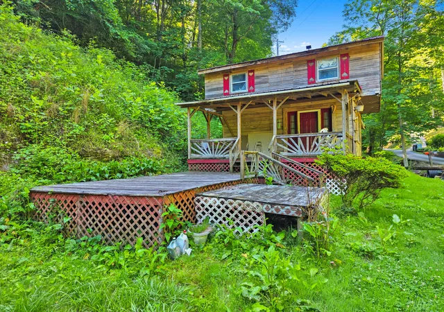 Photo 2 of Single family home for sale at 6728 Straight Holw Rd, Pinsonfork, KY 41555 | MLS# 26022588 | Listing updated on 2026-09-04