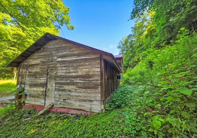 Photo 4 of Single family home for sale at 6728 Straight Holw Rd, Pinsonfork, KY 41555 | MLS# 26022588 | Listing updated on 2026-09-04