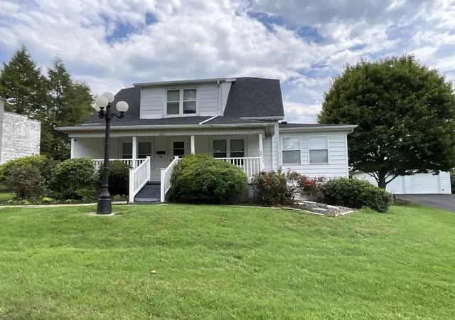 Photo 1 of Sale Pending at 101 Wilson St, Somerset, KY 42503 | MLS# 26022603 | Listing updated on 2026-09-08